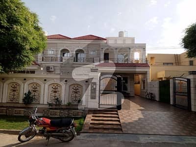 جوہر ٹاؤن فیز 1 جوہر ٹاؤن,لاہور میں 5 کمروں کا 17 مرلہ مکان 5.95 کروڑ میں برائے فروخت۔