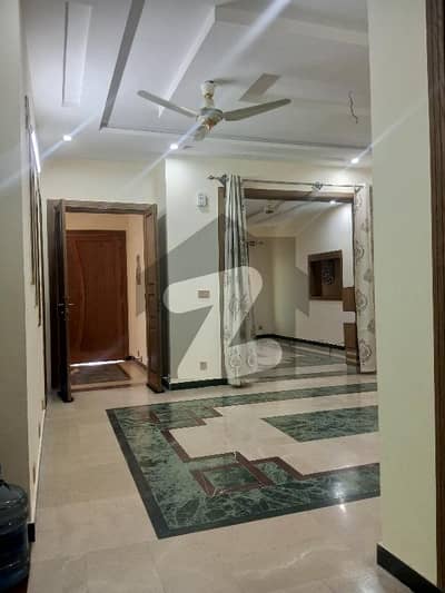 فیڈریشن ہاؤسنگ سوسائٹی - او-9 نیشنل پولیس فاؤنڈیشن او ۔ 9,اسلام آباد میں 6 کمروں کا 10 مرلہ مکان 3.5 کروڑ میں برائے فروخت۔
