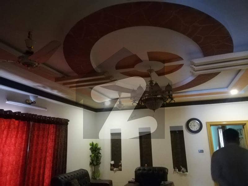 کینال روڈ فیصل آباد میں 5 کمروں کا 17 مرلہ مکان 5.0 کروڑ میں برائے فروخت۔