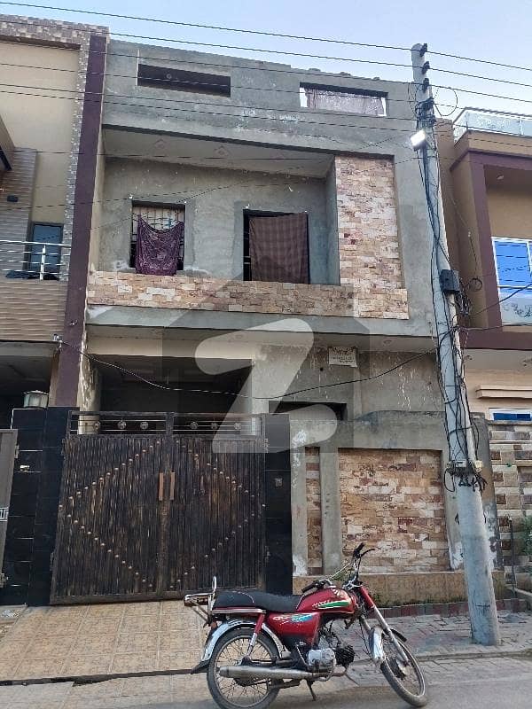 الرحمان گارڈن فیز 2 الرحمان گارڈن,لاہور میں 3 کمروں کا 3 مرلہ مکان 83.0 لاکھ میں برائے فروخت۔
