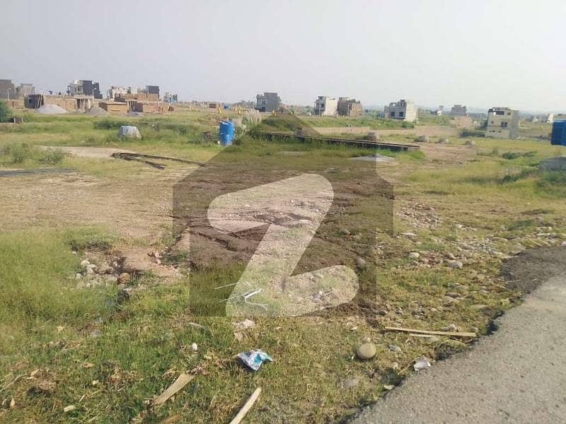 In Bahria Town Phase 8 - Block M 10 Marla Residential Plot For sale