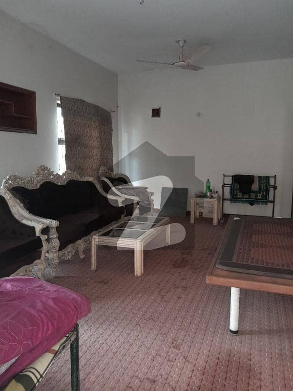 ڈی ایچ اے فیز 1 - بلاک ڈی فیز 1,ڈیفنس (ڈی ایچ اے),لاہور میں 4 کمروں کا 10 مرلہ مکان 3.65 کروڑ میں برائے فروخت۔