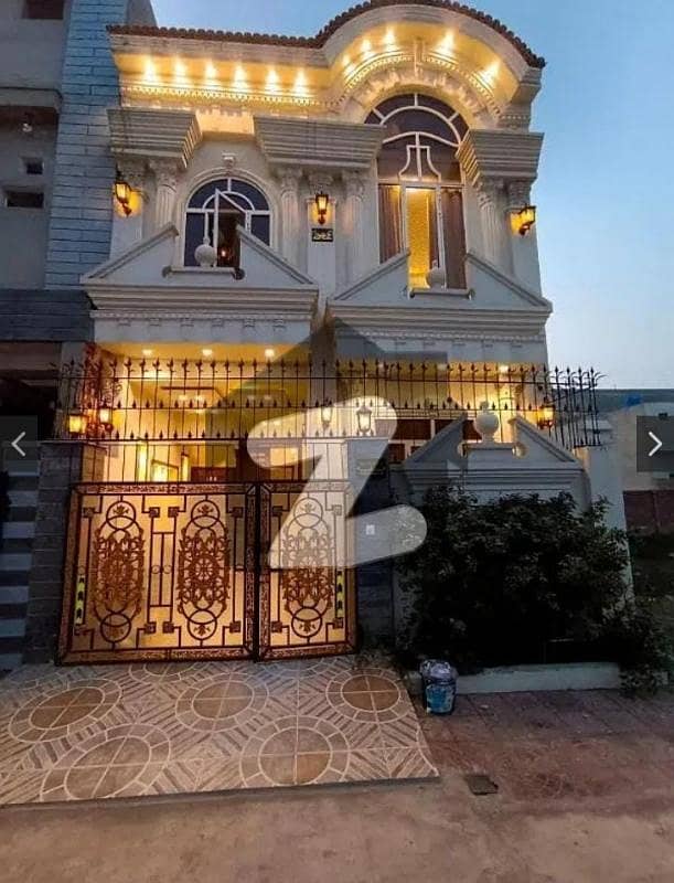 الرحمان گارڈن فیز 2 الرحمان گارڈن,لاہور میں 3 کمروں کا 5 مرلہ بالائی پورشن 27.0 ہزار میں کرایہ پر دستیاب ہے۔