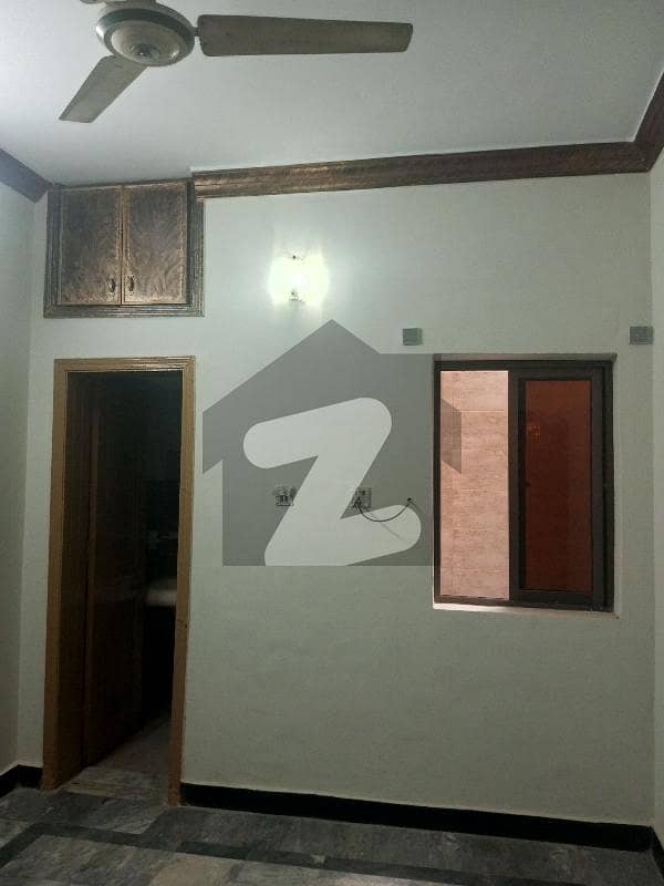حیات آباد فیز 7 - ای5 حیات آباد فیز 7,حیات آباد,پشاور میں 9 کمروں کا 3 مرلہ مکان 55.0 ہزار میں کرایہ پر دستیاب ہے۔
