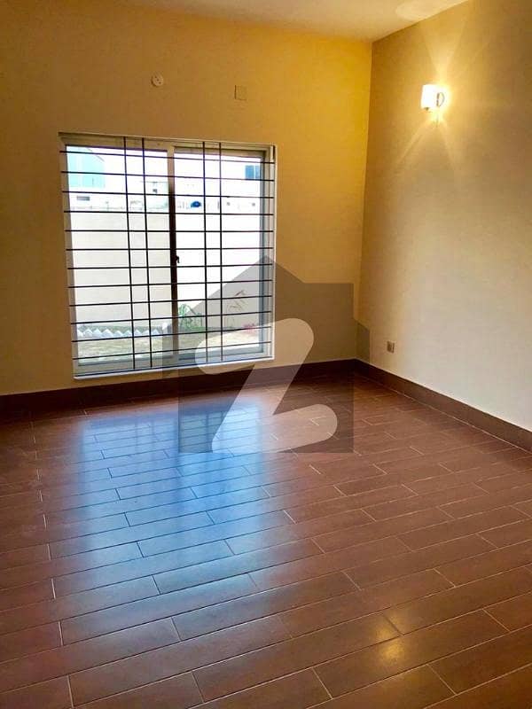 1 Kanal Slightly Used Double Unit House For Rent