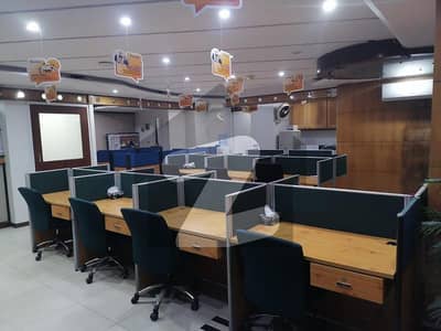 گلبرگ لاہور میں 3 کمروں کا 7 مرلہ دفتر 3.0 کروڑ میں برائے فروخت۔