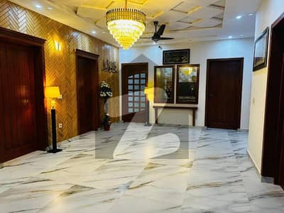10 MARLA GOOD LOCATION HOUSE AVAILABLE FOR SALE IN UET HOUSING SOCIETY