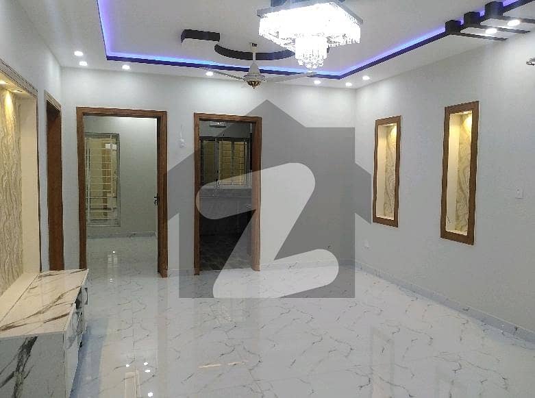 آئی ۔ 8/3 آئی ۔ 8,اسلام آباد میں 8 کمروں کا 14 مرلہ مکان 16.5 کروڑ میں برائے فروخت۔