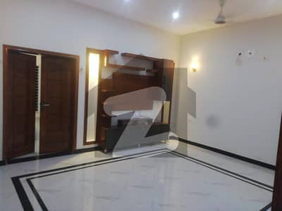 بحریہ ٹاؤن سیکٹر سی بحریہ ٹاؤن,لاہور میں 5 کمروں کا 10 مرلہ مکان 1.5 لاکھ میں کرایہ پر دستیاب ہے۔