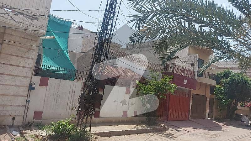 مدینہ ٹاؤن فیصل آباد میں 3 کمروں کا 10 مرلہ مکان 3.25 کروڑ میں برائے فروخت۔