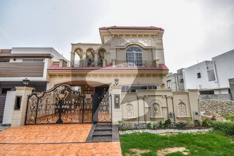 5-Marla Fully Basement Brand New Top Notching Dream Villa For Sale In DHA Lahore