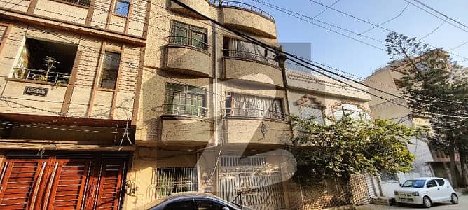 گلشنِ شمیم گلبرگ ٹاؤن,کراچی میں 5 کمروں کا 5 مرلہ مکان 3.5 کروڑ میں برائے فروخت۔