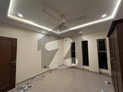 2 Bedrooms Apartments Non Furnished Available For Rent Bahria Town Phase 4
