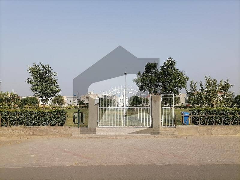 Residential Plot Of 5 Marla Is Available In Contemporary Neighborhood Of Paragon City