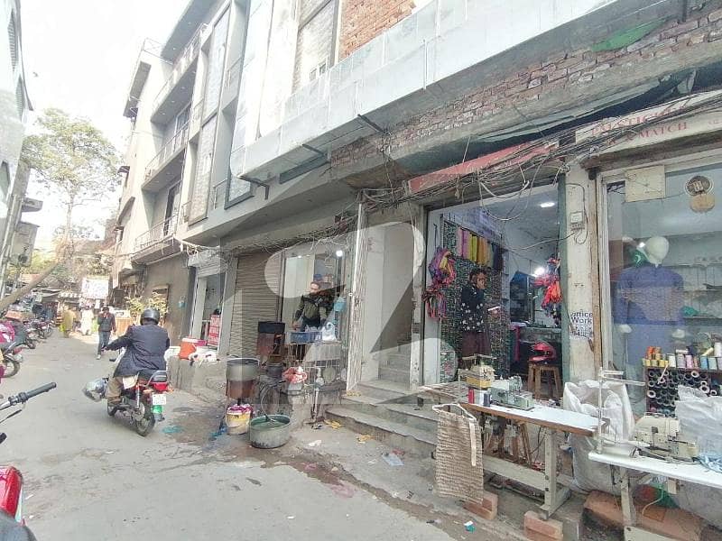 200 Square Feet Flat For Rent In Main Market Lahore