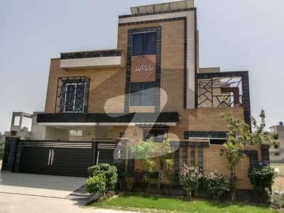 8 MARLA BRAND NEW HOUSE FOR SALE IN VERY REASONABLE PRICE