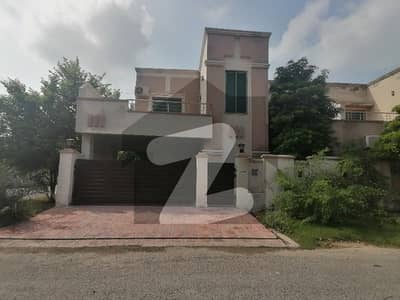 Centrally Located House Available In Askari 11 For sale