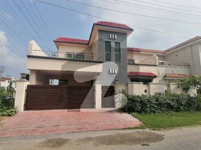 10 Marla House Is Available For sale In Askari 11