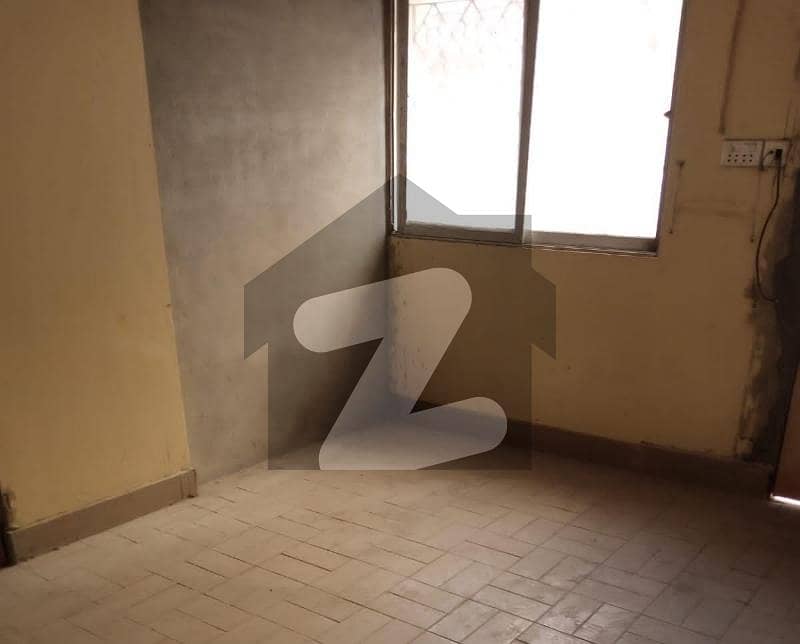Prime Location 600 Square Feet Flat For Rent Is Available In Gulshan-E-Iqbal Town