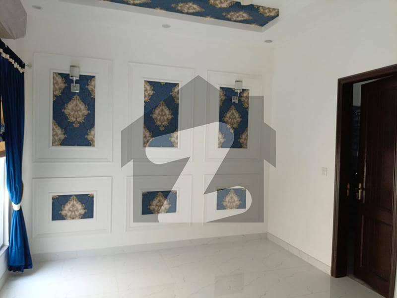 10 Marla Near Park House With Full Basement At Prime Location For Sale In DHA Phase 4 Lahore.