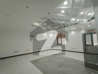 ایف ۔ 11 مرکز ایف ۔ 11,اسلام آباد میں 5 مرلہ دفتر 3.5 لاکھ میں کرایہ پر دستیاب ہے۔