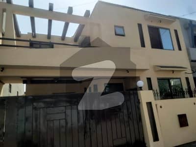 10 marla single story house for Rent in NAZZ TOWN near valencia town