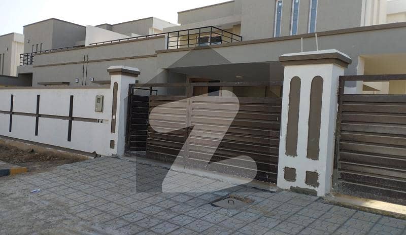 فالکن کمپلیکس نیوملیر ملیر,کراچی میں 4 کمروں کا 14 مرلہ مکان 8.3 کروڑ میں برائے فروخت۔