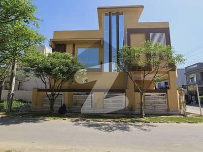5 MARLA CORNER DOUBLE STOREY HOUSE AVAILABLE FOR SALE IN DHA 11 RAHBAR PHASE 4
