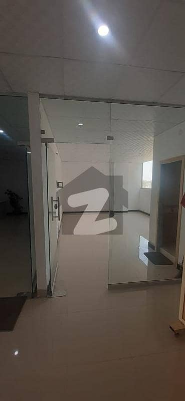 گلبرگ ریزیڈنشیا - ڈی مرکز گلبرگ ریزیڈنشیا,گلبرگ,اسلام آباد میں 5 کمروں کا 10 مرلہ دفتر 1.2 لاکھ میں کرایہ پر دستیاب ہے۔