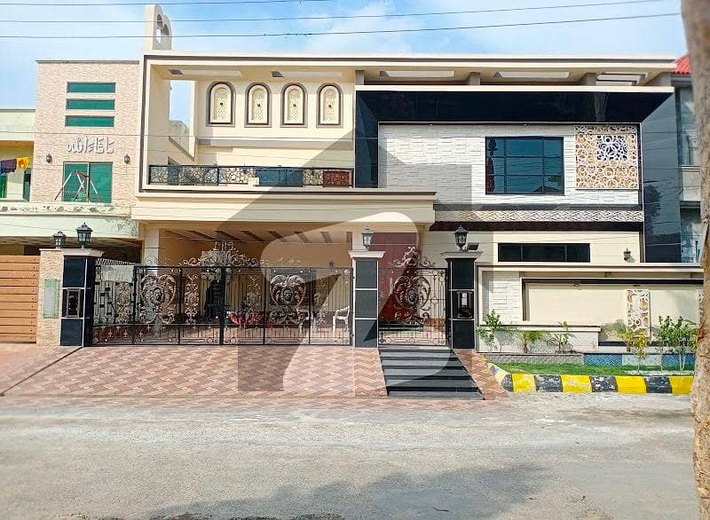 ویلینشیاء ہاؤسنگ سوسائٹی لاہور میں 5 کمروں کا 1 کنال مکان 8.5 کروڑ میں برائے فروخت۔
