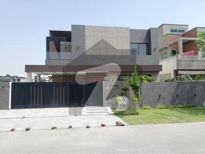 1 Kanal Modern Design Full House Available For Rent in DHA Phase 8