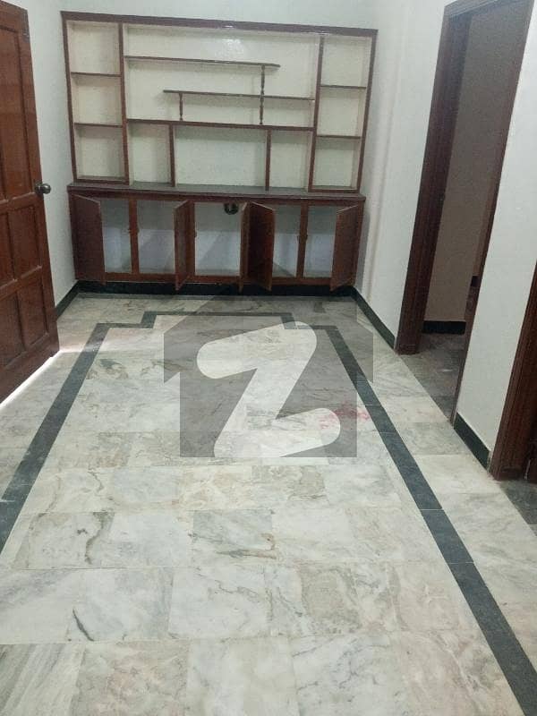 حیات آباد فیز 6 - ایف8 حیات آباد فیز 6,حیات آباد,پشاور میں 9 کمروں کا 7 مرلہ مکان 4.5 کروڑ میں برائے فروخت۔