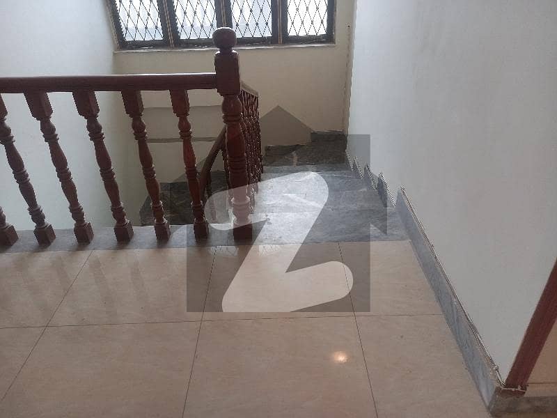 f10 upper portion tiles flooring 4beds Rent 180000 real pic
