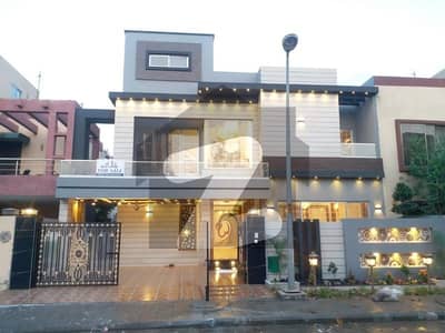 10 Marla Modern House Available For Sale Bahria Town Lahore