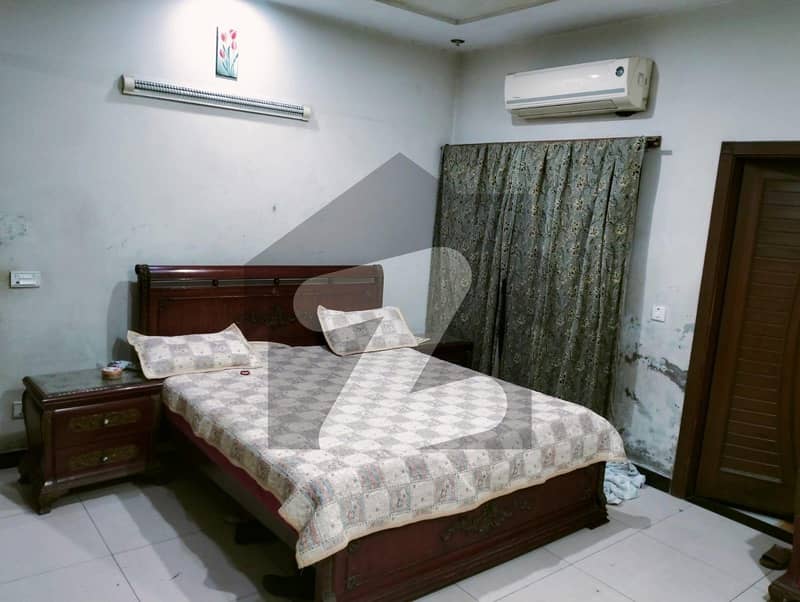 جوہر ٹاؤن فیز 2 جوہر ٹاؤن,لاہور میں 2 کمروں کا 14 مرلہ زیریں پورشن 85.0 ہزار میں کرایہ پر دستیاب ہے۔