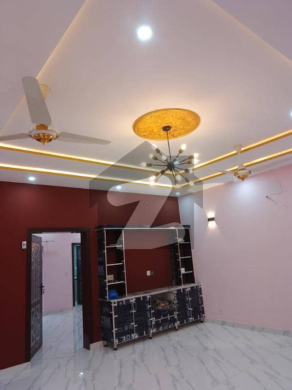بحریہ آرچرڈ لاہور میں 5 کمروں کا 10 مرلہ مکان 90.0 ہزار میں کرایہ پر دستیاب ہے۔