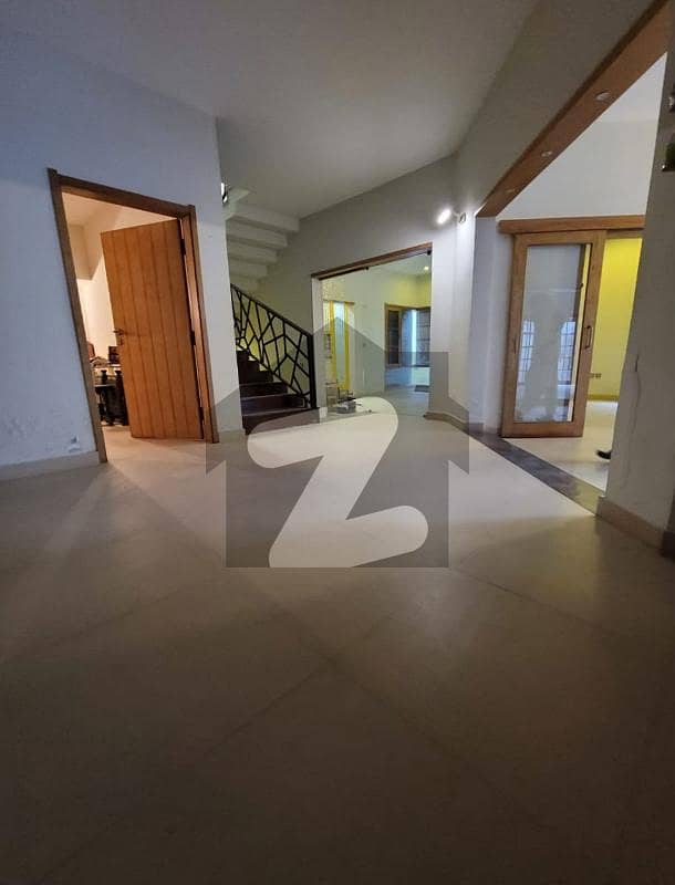 500 YARDS WELL MAINTAINED BUNGALOW FOR SALE IN DHA PHASE 5