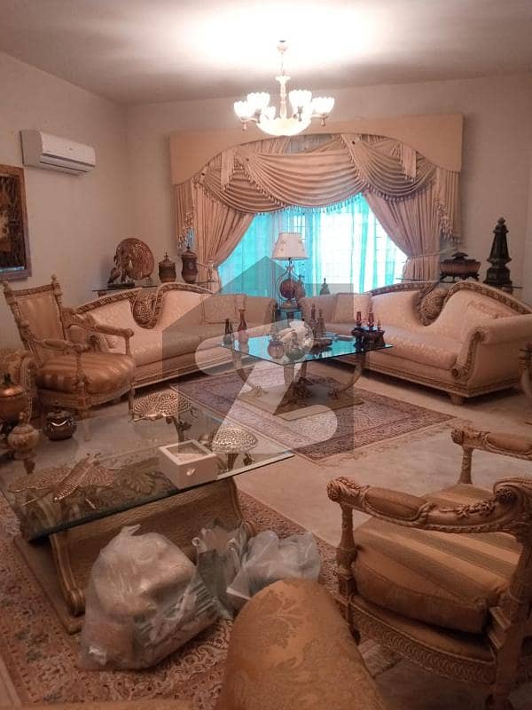1000 YARDS WELL MAINTAINED BUNGALOW FOR SALE IN DHA PHASE 6