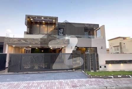 Modren Designer House 1 Kanal Brand New For Rent Bahria Town Lahore