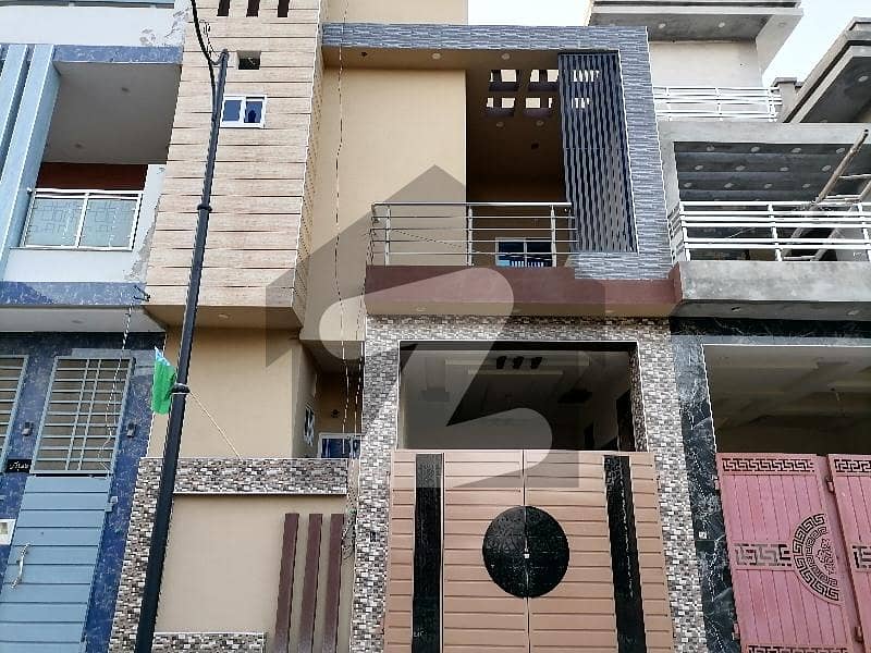 گرین ویلی سمندری روڈ,فیصل آباد میں 3 کمروں کا 3 مرلہ مکان 1.1 کروڑ میں برائے فروخت۔