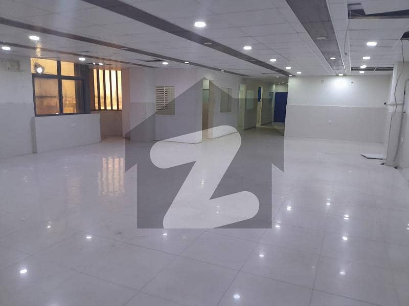 شاہراہِ فیصل کراچی میں 2 کمروں کا 10 مرلہ دفتر 2.5 لاکھ میں کرایہ پر دستیاب ہے۔