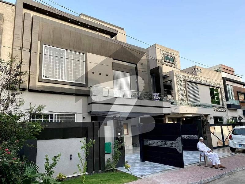 Luxurious 10 Marla House With Gas Jasmine Block For Rent Bahria Town Lahore