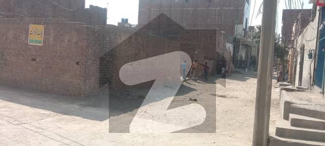 الہی آباد فیصل آباد میں 5 مرلہ رہائشی پلاٹ 40.0 لاکھ میں برائے فروخت۔