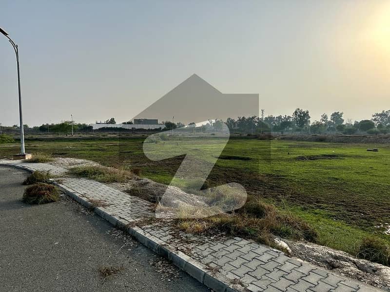 4 Kanal Land For Farm House At Top Location Of Lahore