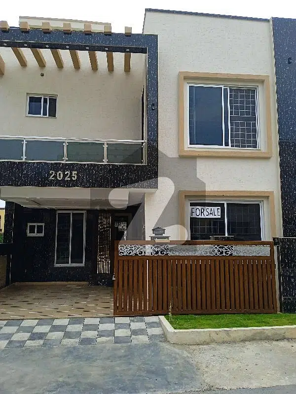 Bahria Town Rawalpindi Phase 8 Brand New 7 Marla Designer House Available For Sale A+ Construction Near Yo Markets Near School Near Hospital