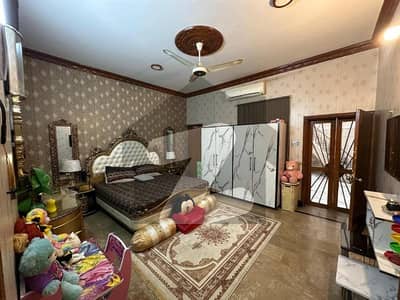 اعوان ٹاؤن لاہور میں 5 کمروں کا 13 مرلہ مکان 2.6 کروڑ میں برائے فروخت۔