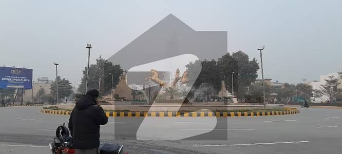 پارک ویو سٹی ۔ جاسمین بلاک پارک ویو سٹی,لاہور میں 3 مرلہ کمرشل پلاٹ 3.75 کروڑ میں برائے فروخت۔