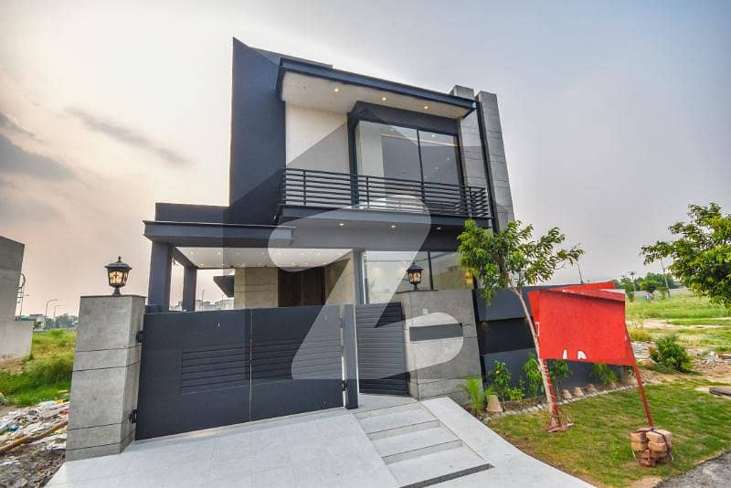 5 MARLA BRAND NEW MODERN DESIGN WITH BASEMENT HOUSE FOR SALE NEAR PARK IN DHA 9 TOWN LAHORE