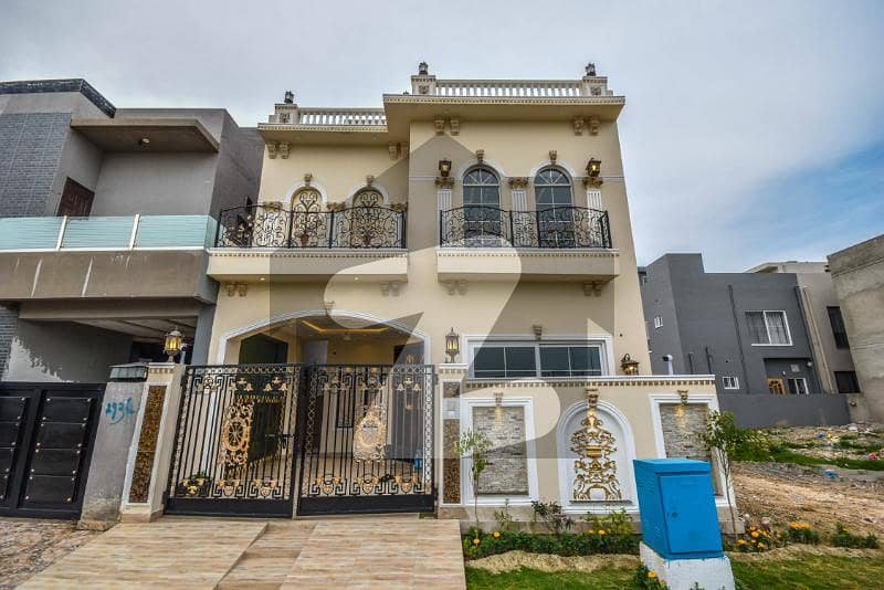 SPANISH DESIGN 5 MARLA BRAND NEW HOUSE FOR SALE IN DHA PHASE 9 TOWN