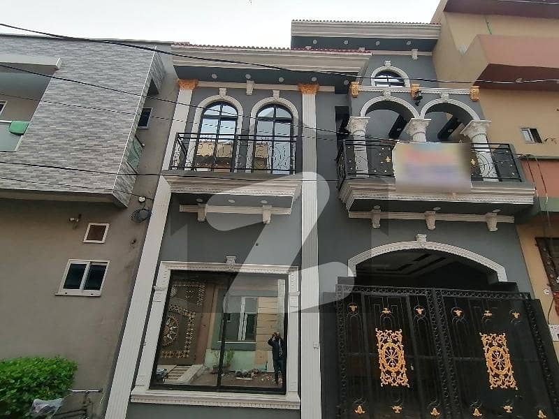House For Grabs In 4 Marla Lahore